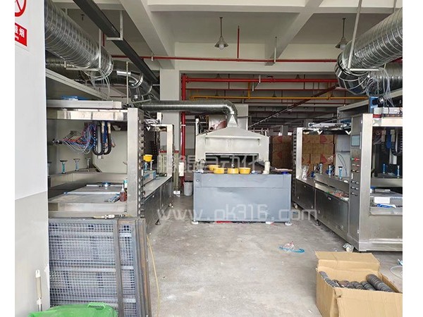 锅具六轴喷釉机+喷烤流水线