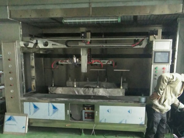 玩具琴塑胶六轴喷漆设备