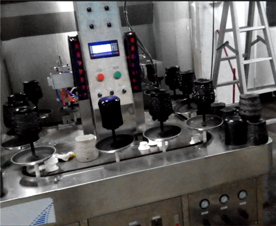 陶瓷酒瓶自动喷涂设备3