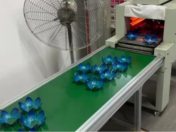 五金莲花灯罩喷漆设备