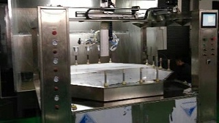 灯罩六等分四工位六轴智能喷漆设备