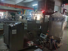 银行卡膜在线往复喷漆机