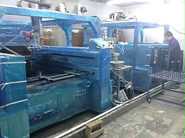 高端木制品钢椅子配件木脚木框封板7轴联动自动喷漆设备