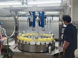 军壶内壁多轴圆盘喷漆设备