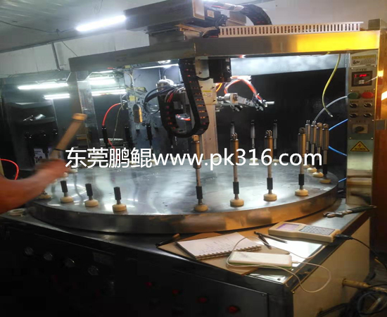 广东莞衣柜拉环自动喷漆机 (2)