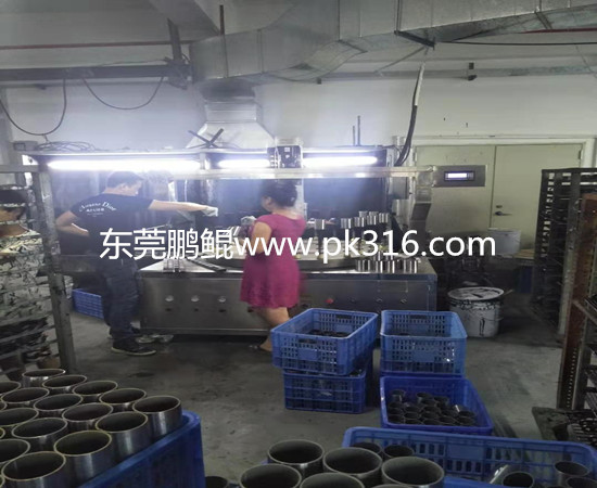 铁圈自动喷漆机器 (2)