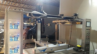 马达外壳智能六轴静电喷粉设备