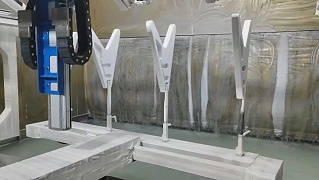 乐器八轴联动静电喷漆机器人