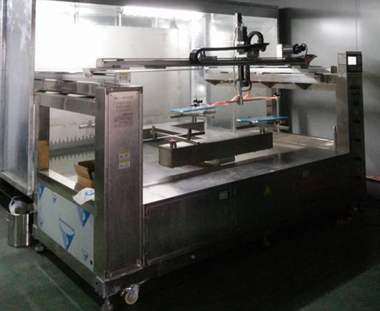 玩具车轮自动喷油设备 .