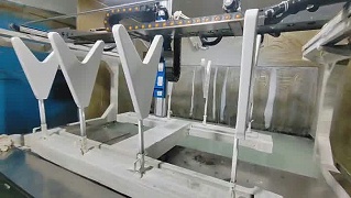 吉它木制品八轴自动静电喷漆设备