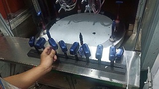 耳机外壳两轴圆盘喷漆设备