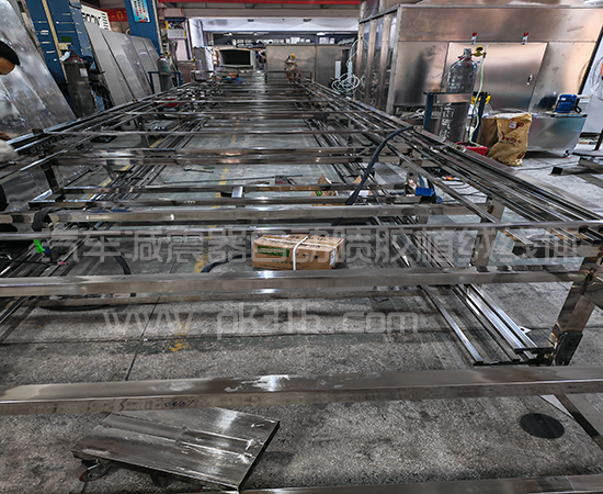 汽车减震器自动喷胶植绒线体