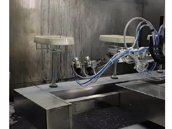 4枪8轴喷涂设备