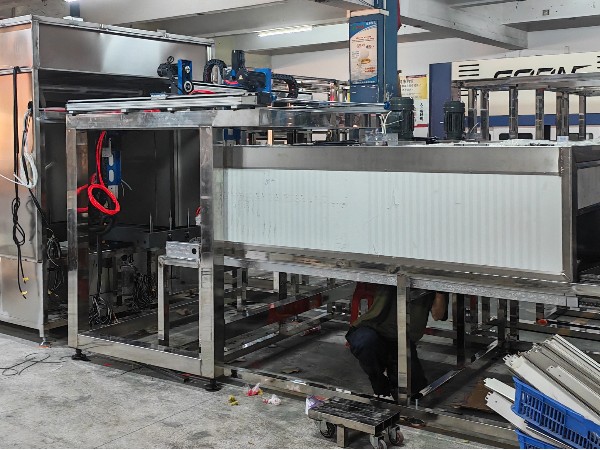 铜棒自动喷漆机