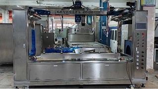 马达盖内壁五金配件六轴喷漆机器人