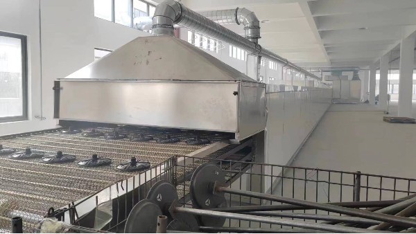 电动车轮毂自动抓取喷烤流水线