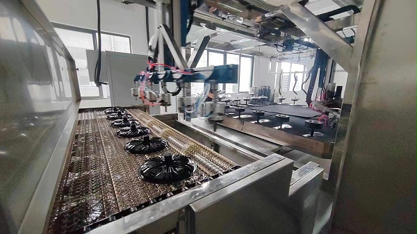 电动车轮毂自动抓取喷烤流水线