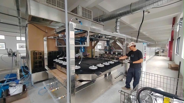 电动车轮毂自动抓取喷烤流水线