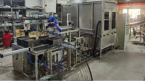 钢锯条上下料抓取烘烤流水线