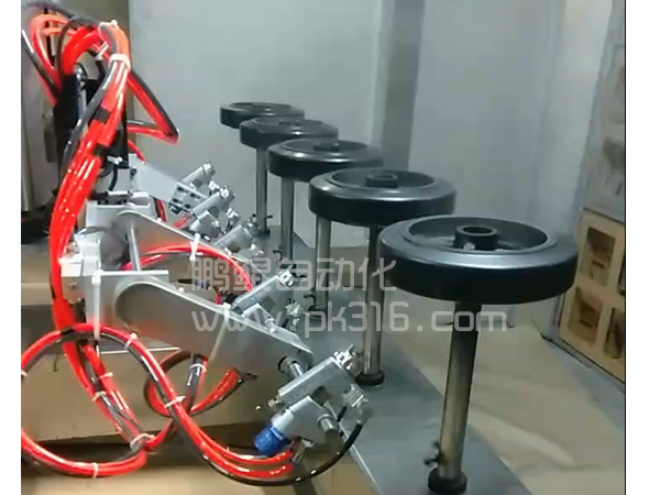 脚轮类型四枪六轴喷漆设备