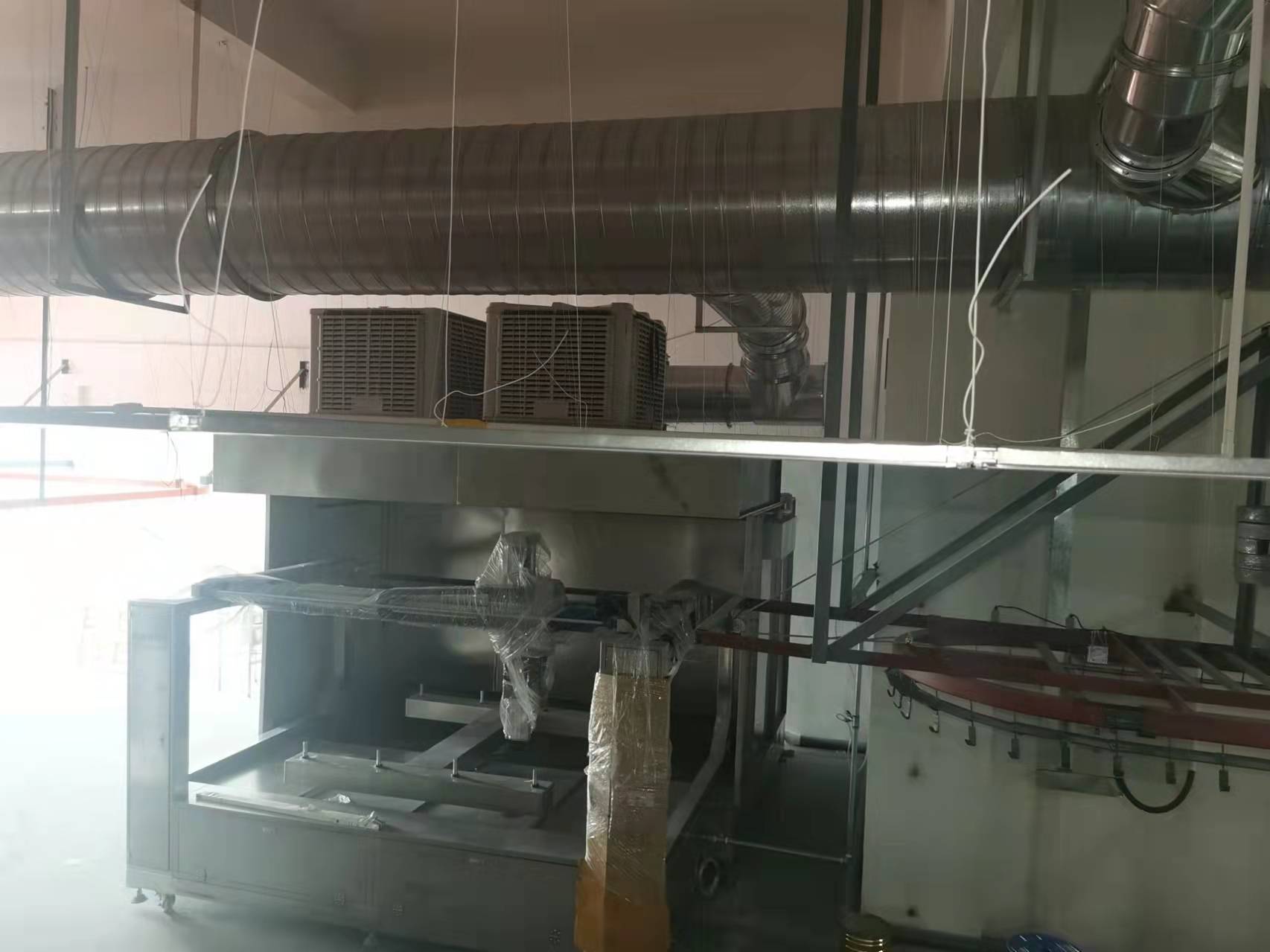 灯饰类型产品七轴喷漆设备