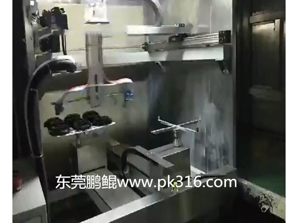 砂锅盖自动喷涂机