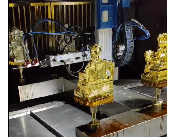佛像360°完美上色，鹏鲲<i style='color:red'>佛像喷涂设备</i>如何做到？