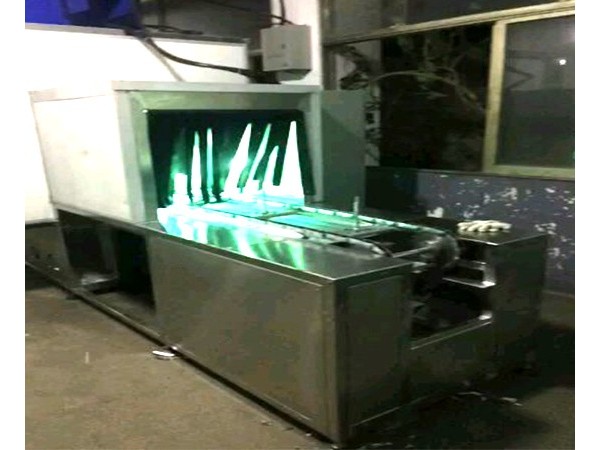 东莞哪家生产uv漆<i style='color:red'>全自动喷漆设备</i>更专业？