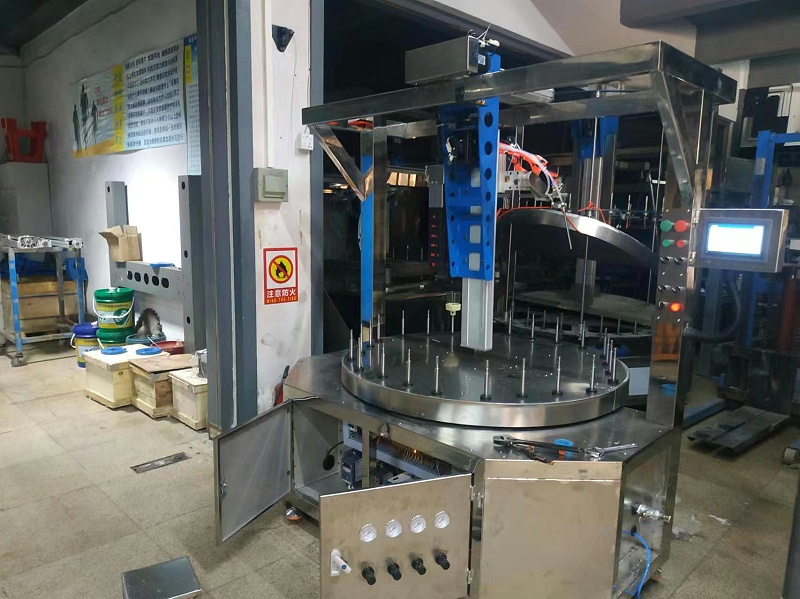 蜡烛杯内壁圆盘喷涂设备