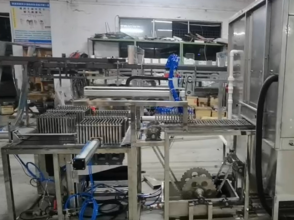 鹏鲲<i style='color:red'>正反面喷漆设备</i>如何提升效率？