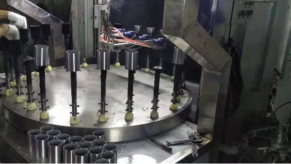 钢管转盘式自动喷漆机