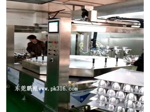 灯罩灯杯灯碗灯具灯饰自动喷油设备解决方案