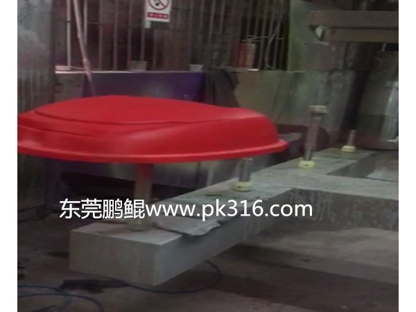 喷涂加工企业之摩托车后备箱涂装设备的重要性