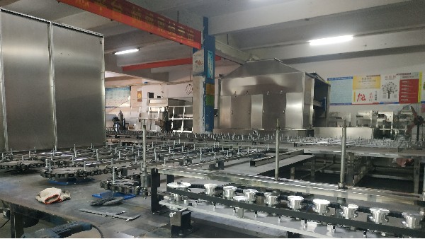 躲避球地轨式全自动喷漆流水线