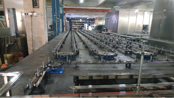 躲避球地轨式全自动喷漆流水线