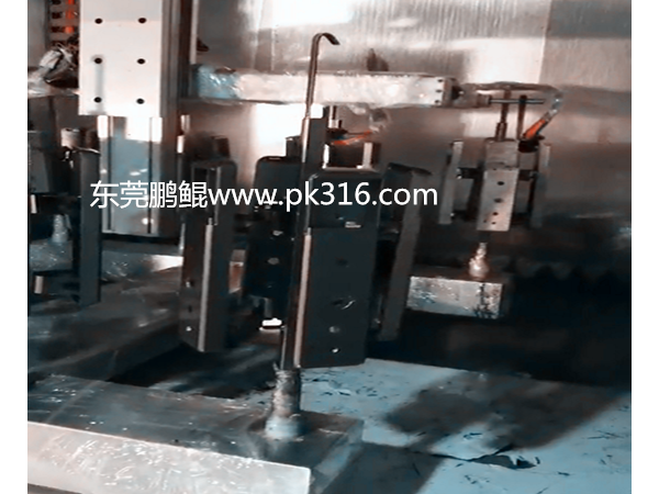 如何选择电子锁面板自动喷涂机