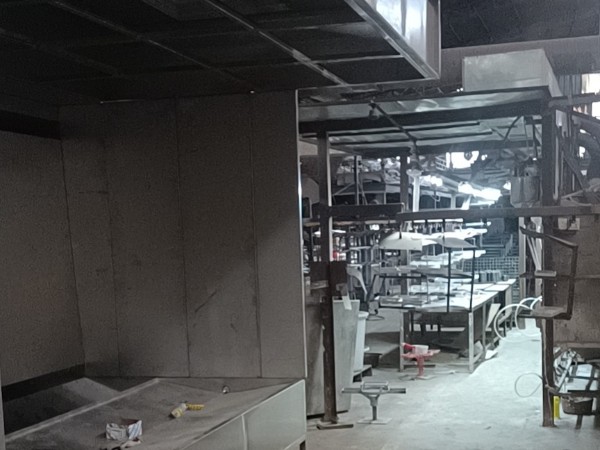 东莞搪瓷铸铁珐琅锅4枪六轴喷釉设备