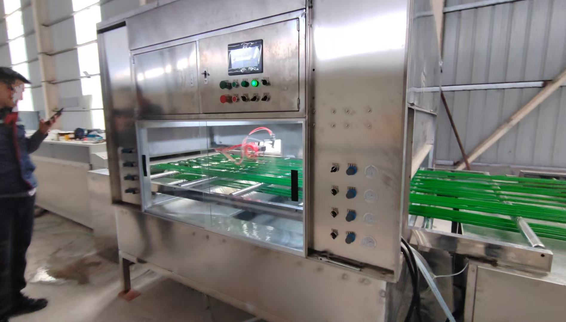 PVC地板胶在线往复流水线