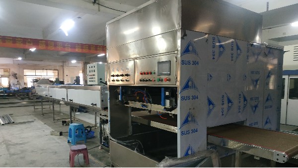 薄膜胶片自动喷胶流水线