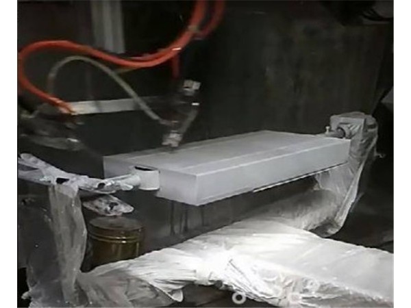 铁盒自动喷油解决方案