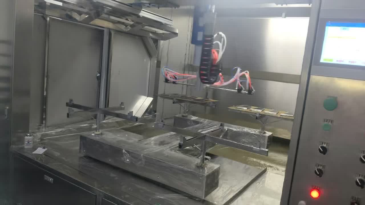 新能源汽车喇叭网<i style='color:red'>自动喷漆设备</i>