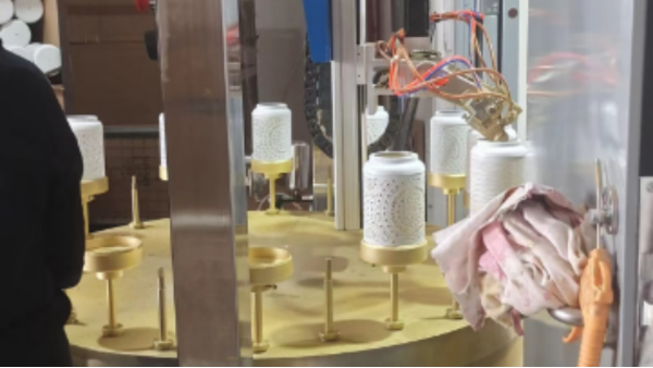 五金灯罩内壁喷漆设备