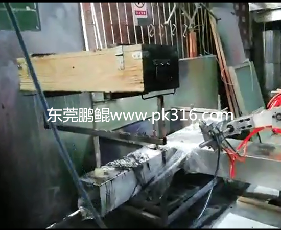 木箱自动喷漆机 (2)
