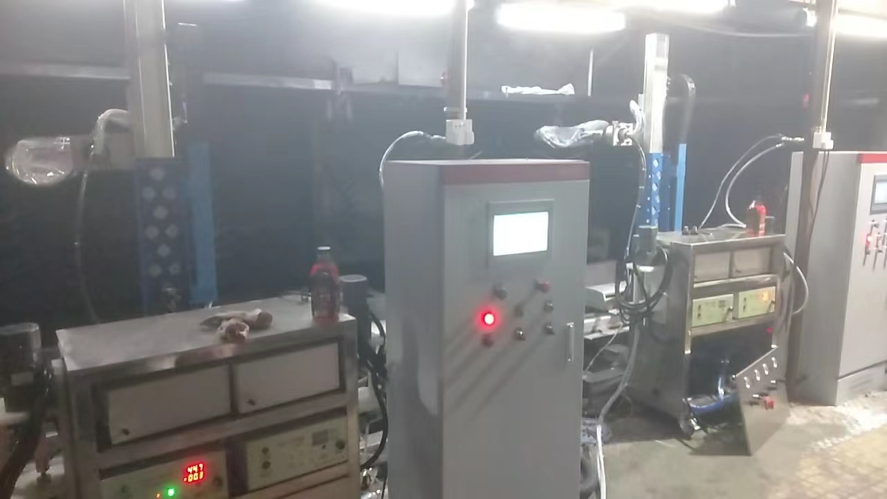 箱包五金配件5轴追踪式静电喷涂设备