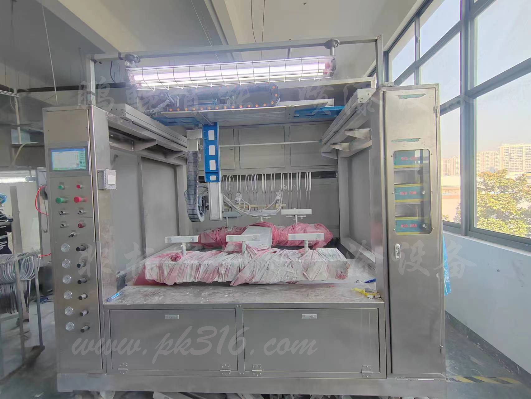 羽毛拍八轴静电旋杯喷涂设备